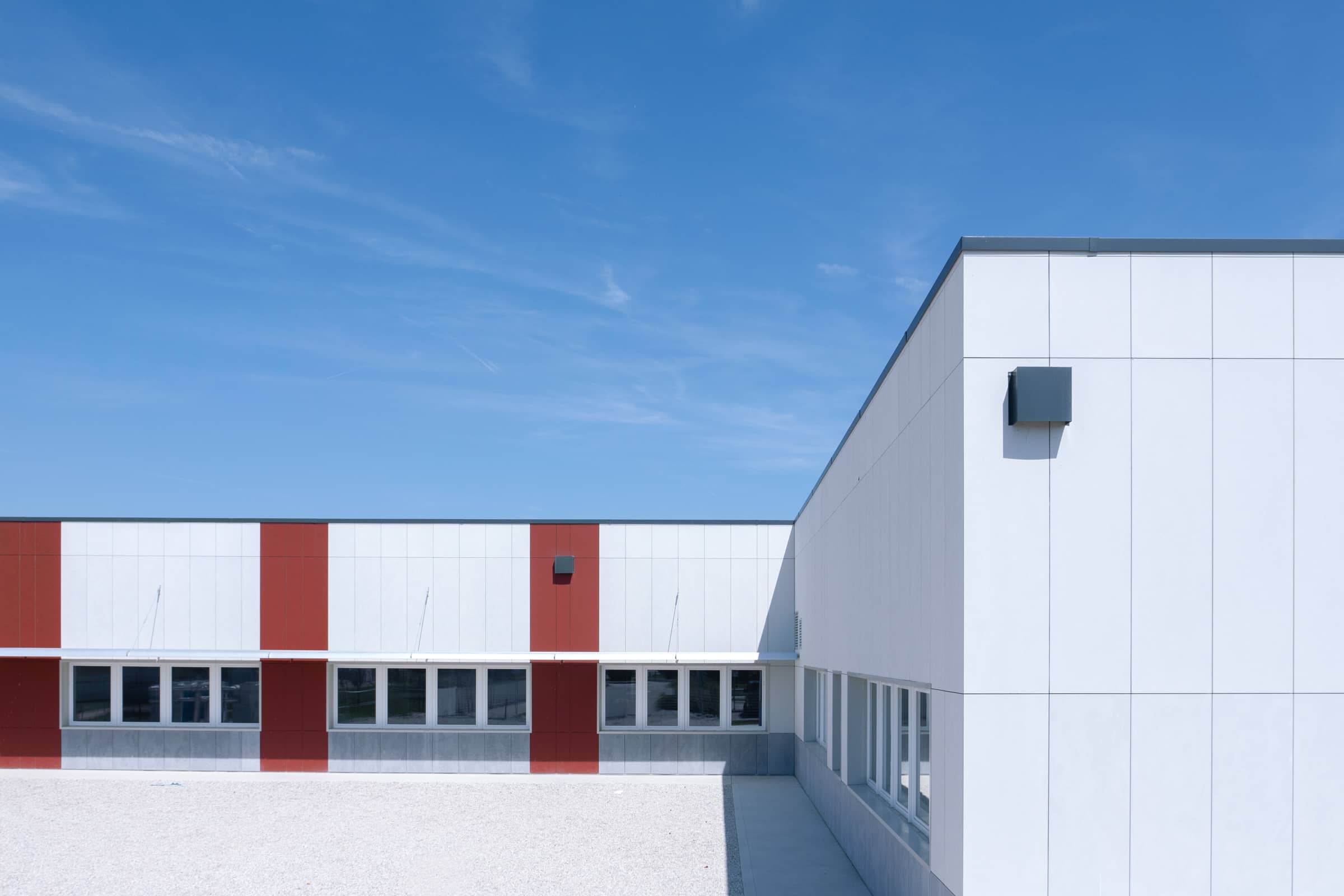 L'impresa Maroso Costruzioni ha realizzato la Scuola &ldquo;Ugo Foscolo&rdquo; di Carmignano di Brenta (PD).