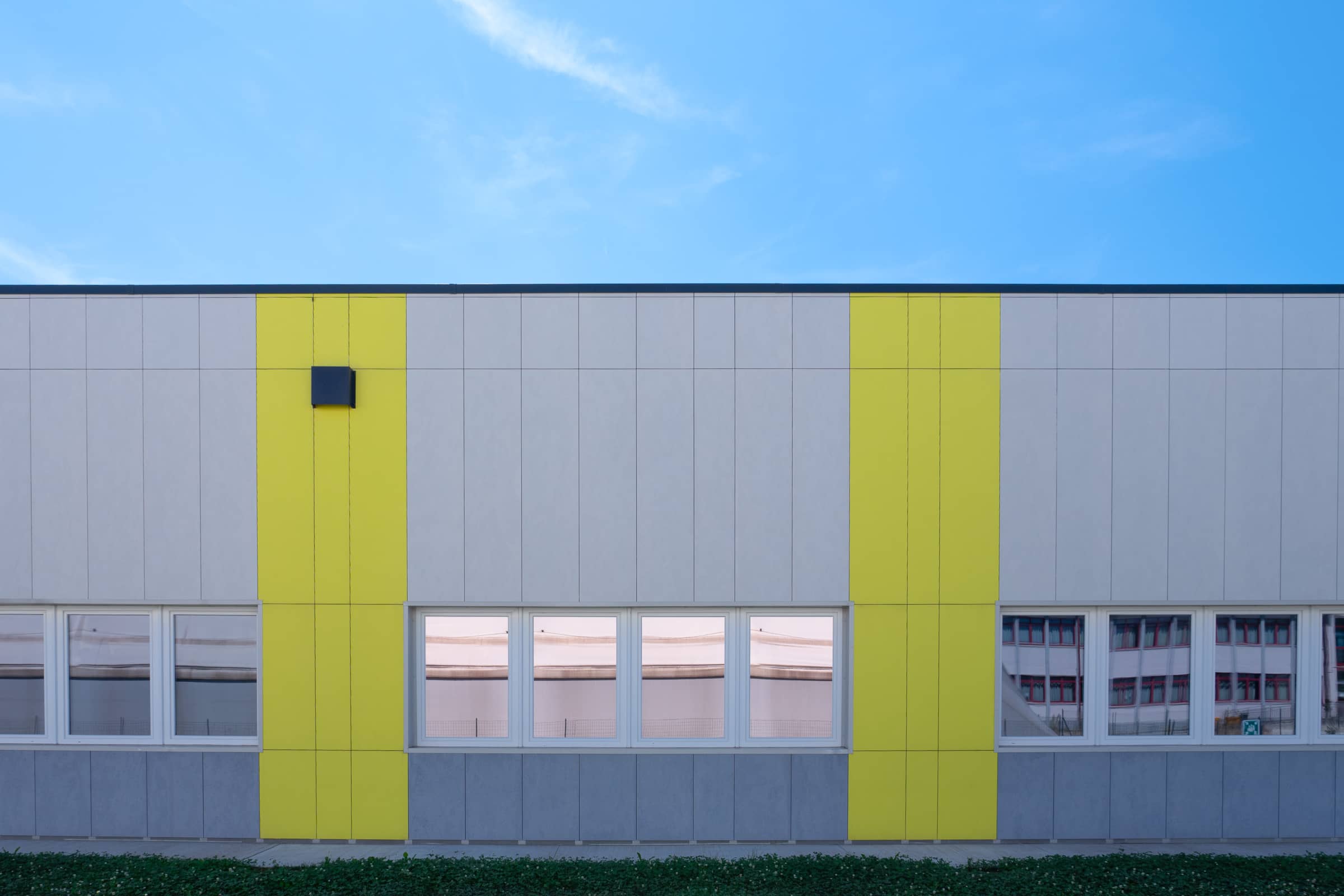 L'impresa Maroso Costruzioni ha realizzato la Scuola &ldquo;Ugo Foscolo&rdquo; di Carmignano di Brenta (PD).