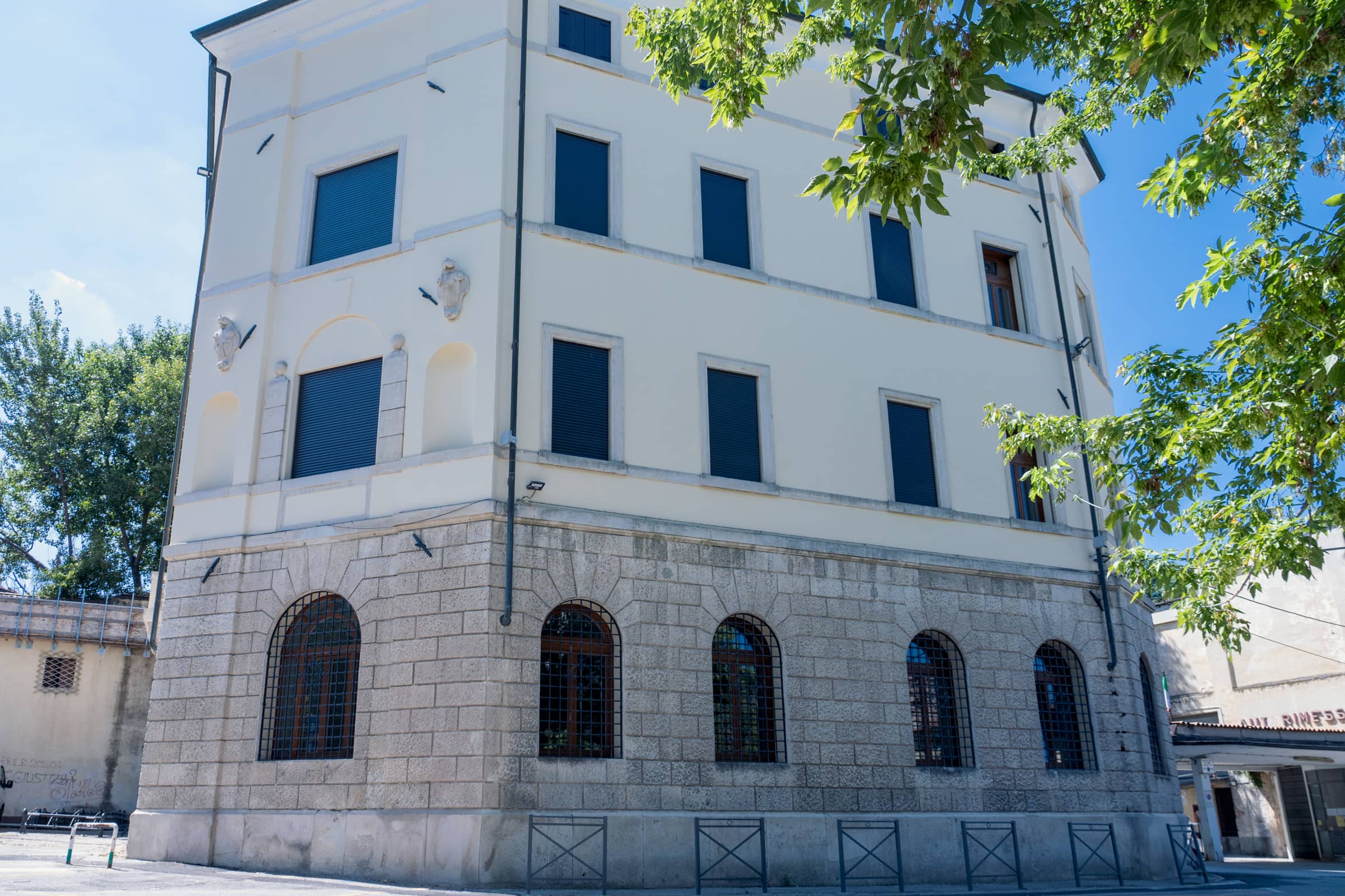 Intervento di riqualificazione del Palazzo &ldquo;Ex ACI&rdquo; di Vicenza, realizzato da Maroso Costruzioni.