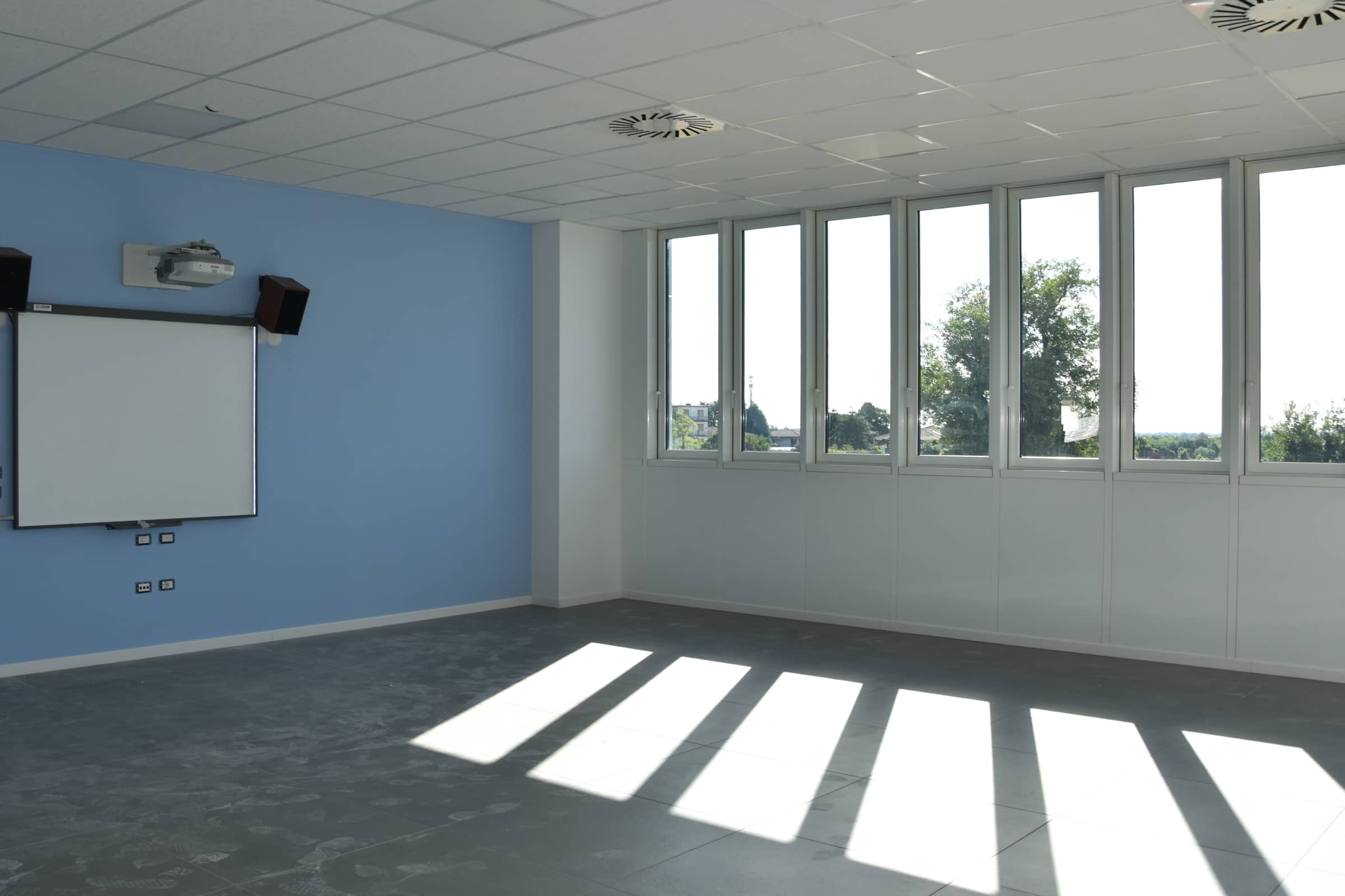 Intervento di ampliamento del Liceo Corradini di Thiene (VI), realizzato da Maroso Costruzioni.